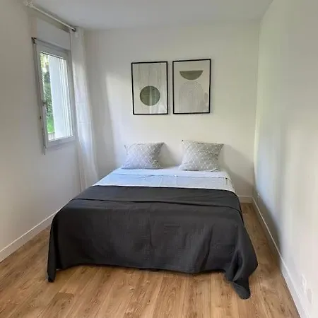 Spacieux De 73 M2 En Plein Centre-ville D'evian Avec 2 Apartamento *